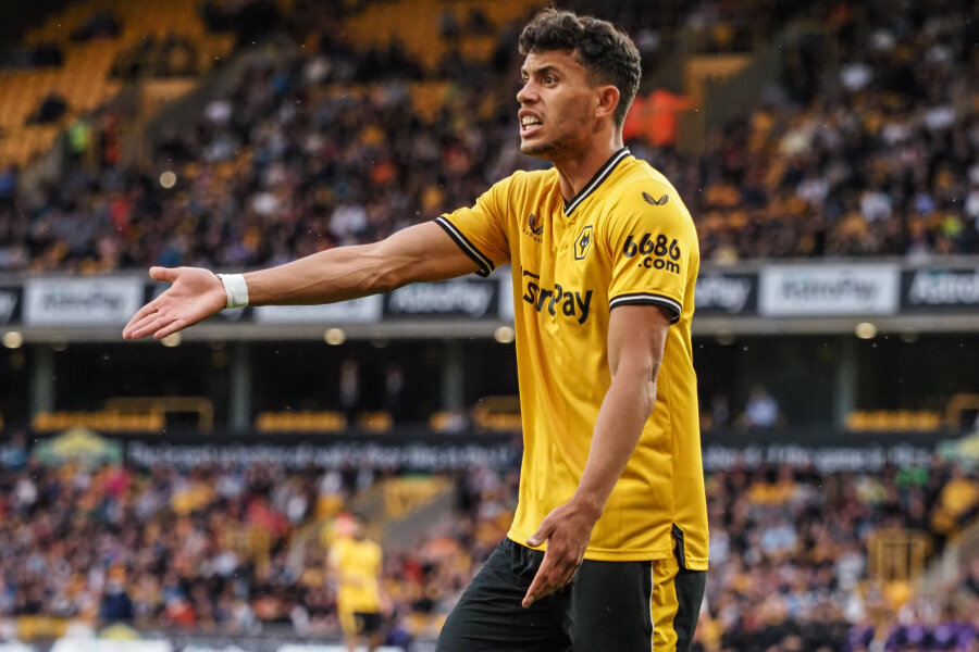 Wolves" rejected "Man City" offer for M. Nunes