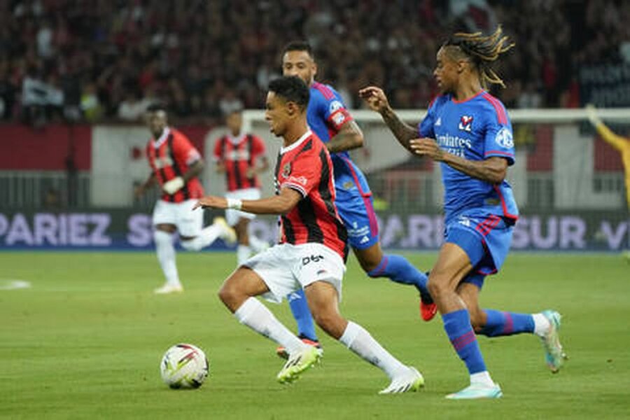 Lyon" footballers in Nice secured their first point.