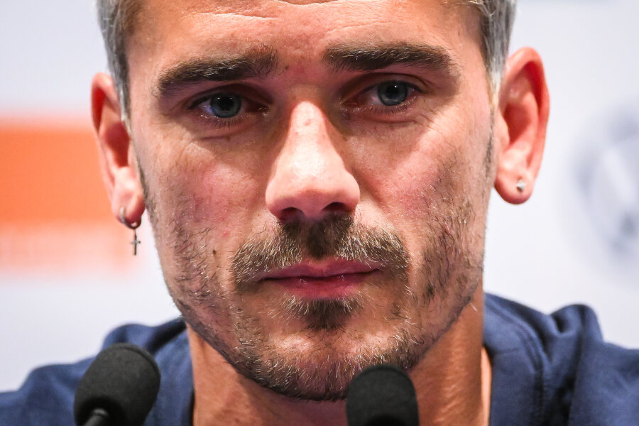 Antoine Griezmann leaving the French national team camp will lose a special record