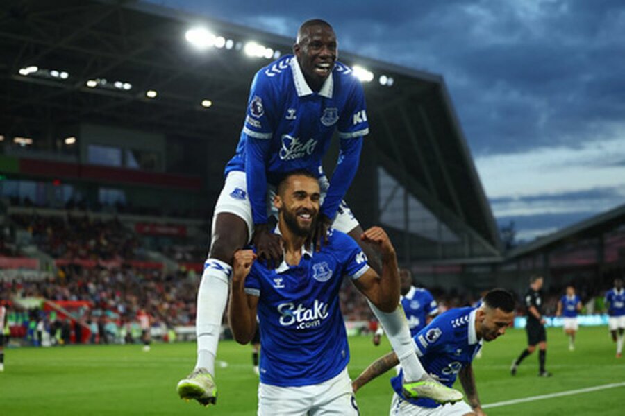 Everton" won their first victory in the Premier League