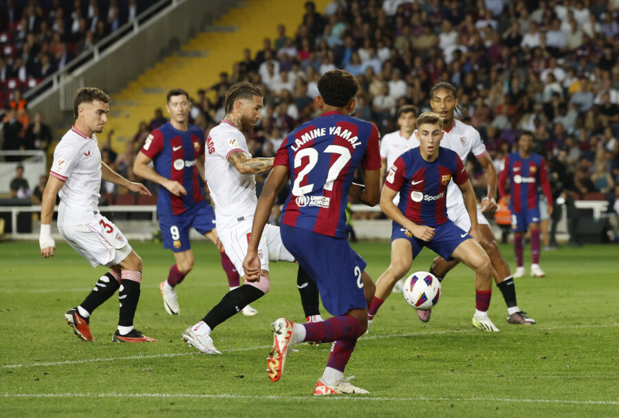 S. Ramos's goal into his own goal determined "Barcos" victory against "Sevilla" team