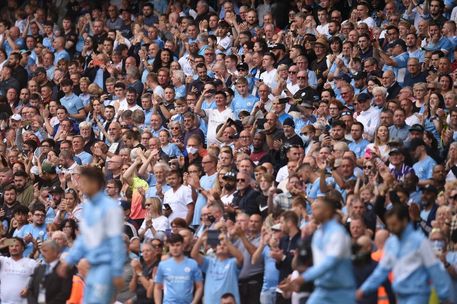 Man City" to punish fans for behaving badly