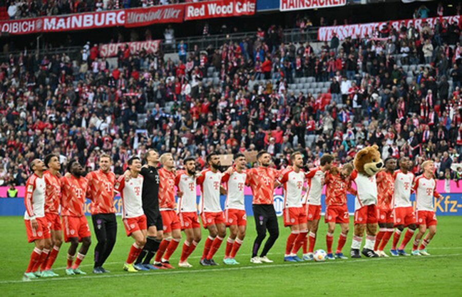 In space battles in Germany - three red cards and eight "Bayern" goals in one half