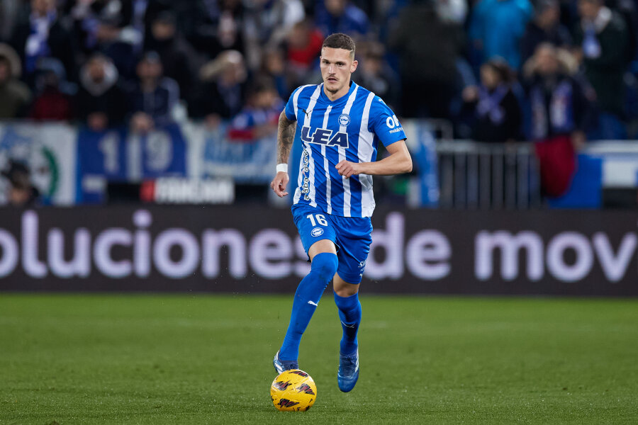 Deportivo Alaves" club entertained themselves with "Granada