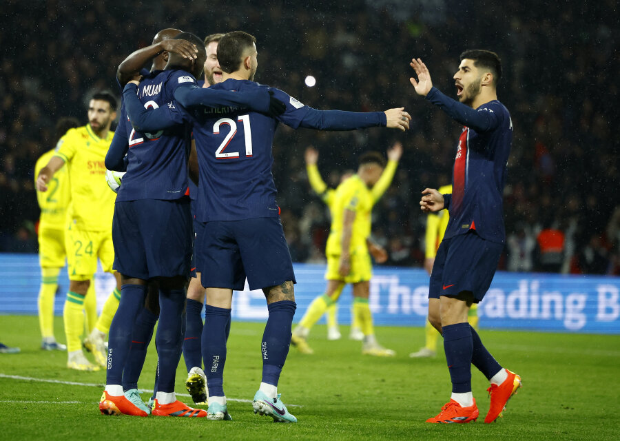 In France, PSG achieved a hard-fought victory