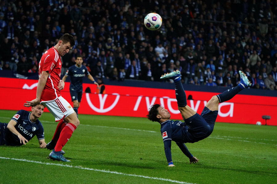 In Germany, Hoffenheim striker 'eats up' Berlin Union fans' protest