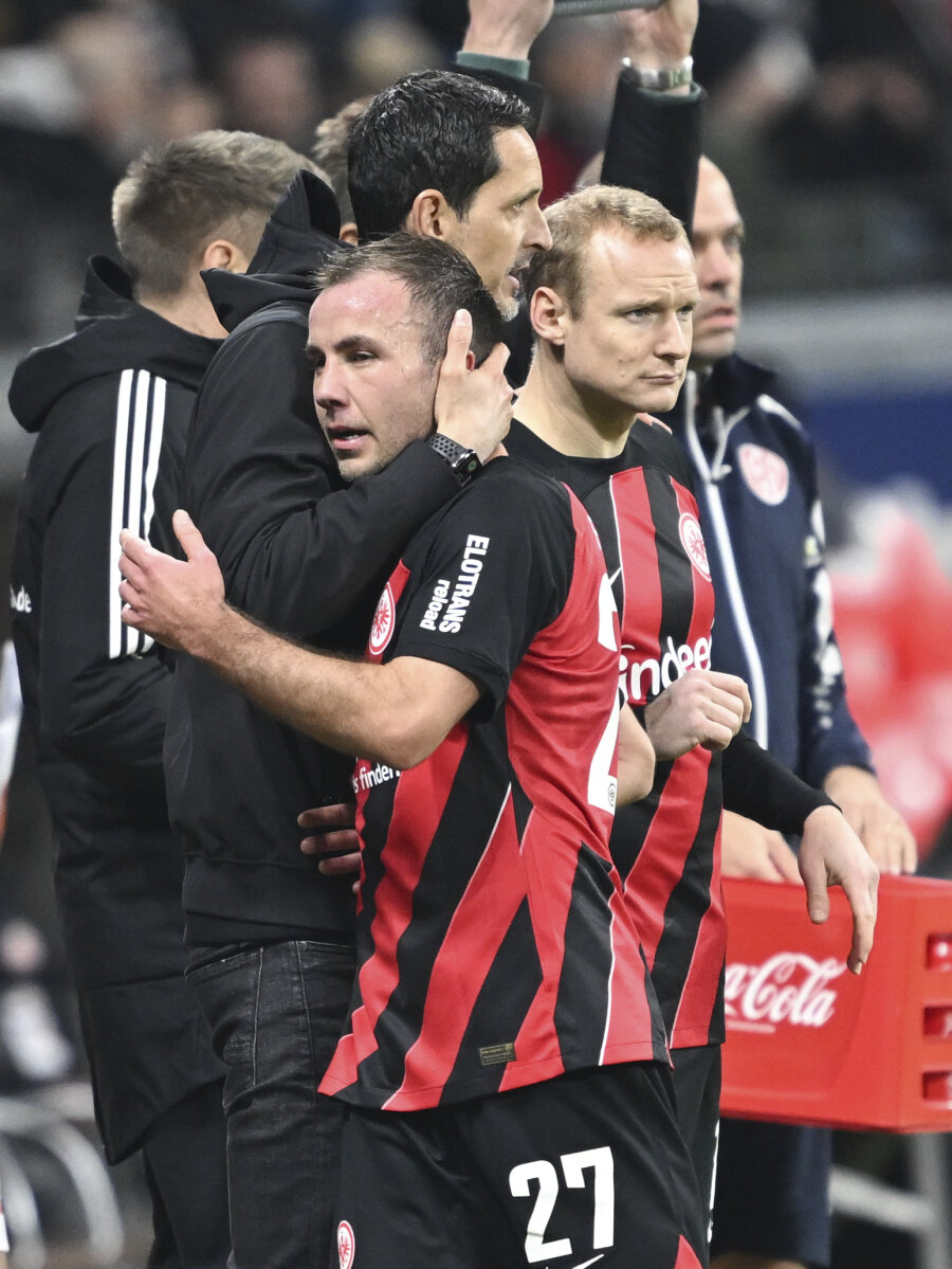 In Germany, Frankfurt's "Eintracht" took care of the "Mainz" club