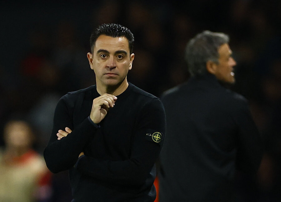 Having changed his mind, Xavi stays at the helm of Barcelona