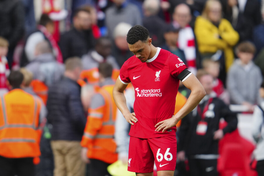 Liverpool" loses crucial home match against "Crystal Palace" club