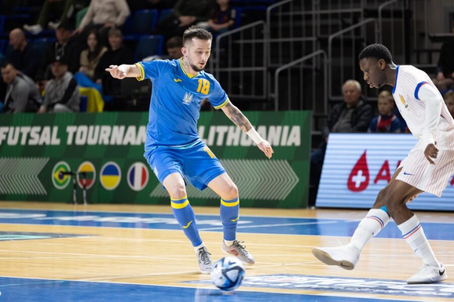 In the great match between France and Ukraine - the satisfied French draw