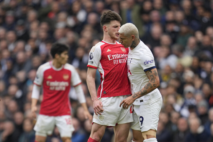 Arsenal" puts pressure on "Man City" team after experiencing drama in the London derby