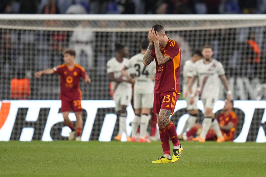 Bayer" Leverkusen take a big step towards the Europa League final