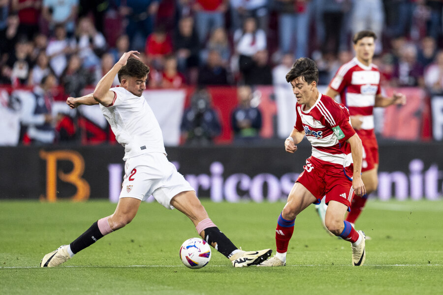 Sevilla" did not spare "Granada" at home