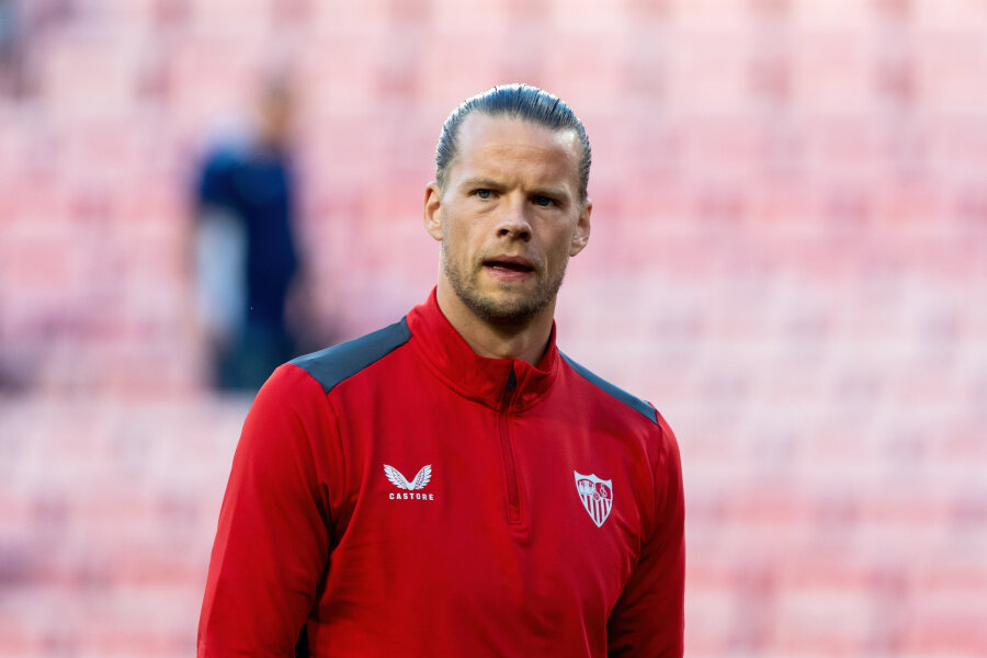 O. Nylandas stays at Sevilla club for another two years