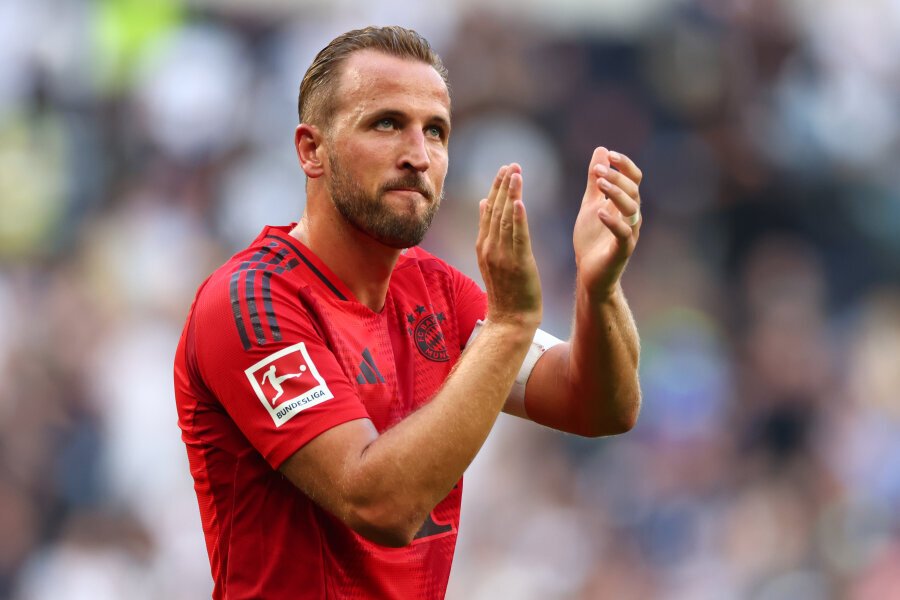 See: H. Kane's behavior in the friendly match against Tottenham amazed everyone