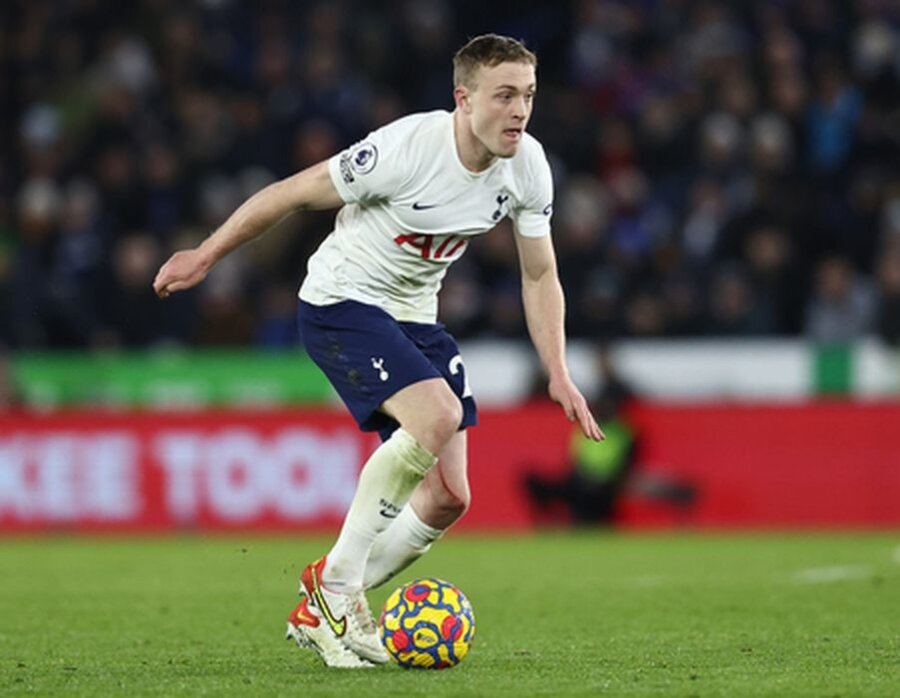 Tottenham sells another of its trainees to Leicester club