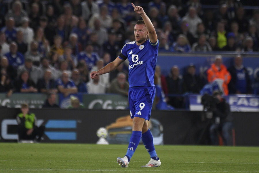 Legend Never Dies: J. Vardy Scores Late Goal to Earn Leicester a Point Against Tottenham