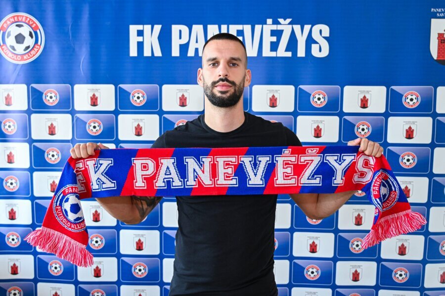 A new defender joined the 'Panevėžys' club.