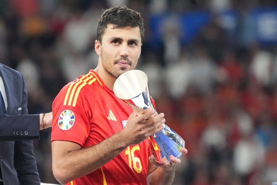 Rodri: 'It would be a great honor for me to win the Ballon d'Or award'