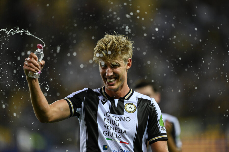 Outsiders: Udinese Rises to First Place in Serie A