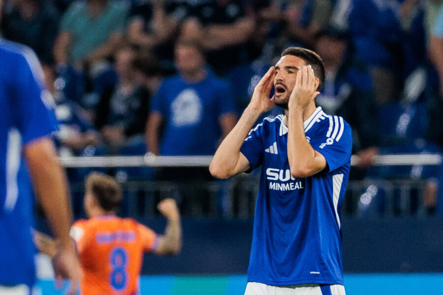 Incredible: Schalke, leading by three goals, received five unanswered strikes and ended up without a victory.