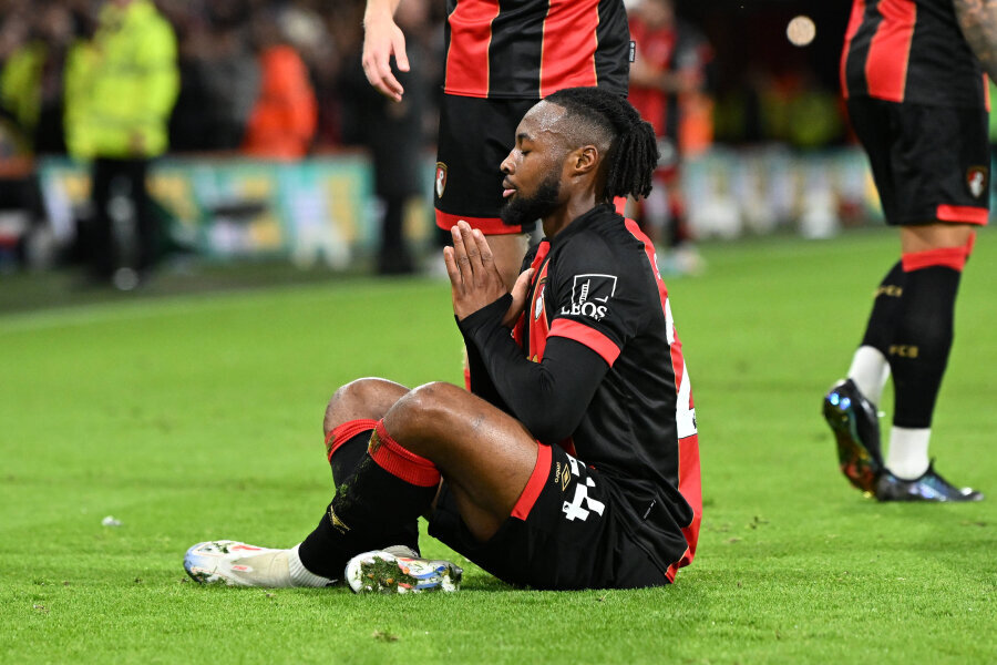 Bournemouth confidently dealt with Southampton in England.