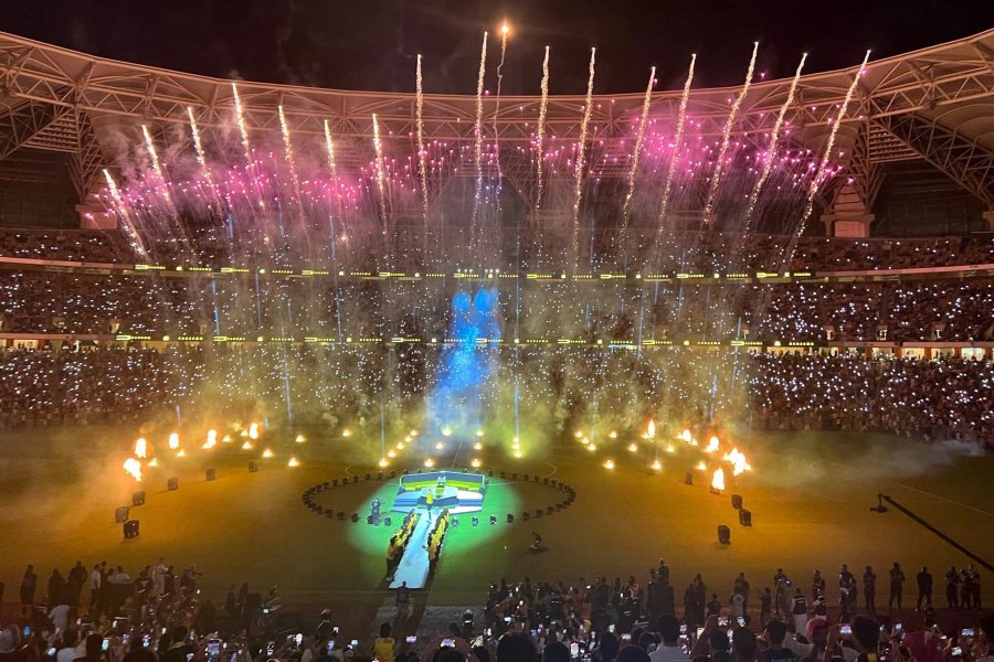 Arabs prepare for the construction of an impressive stadium