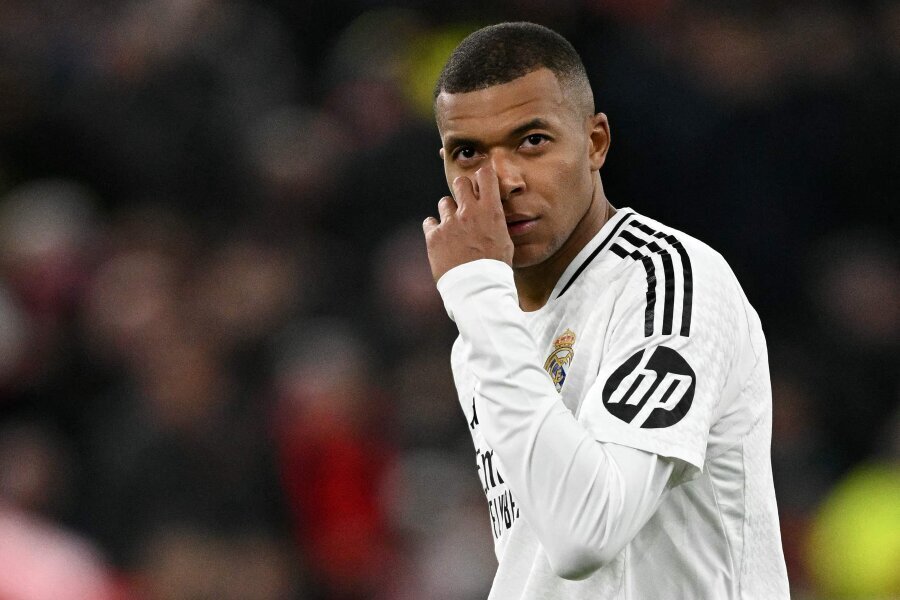 Guti: K. Mbappe looks shy and frightened