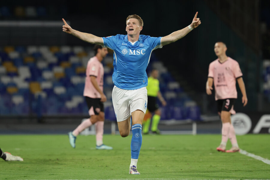 S. McTominay clinched a victory against league leaders Napoli.