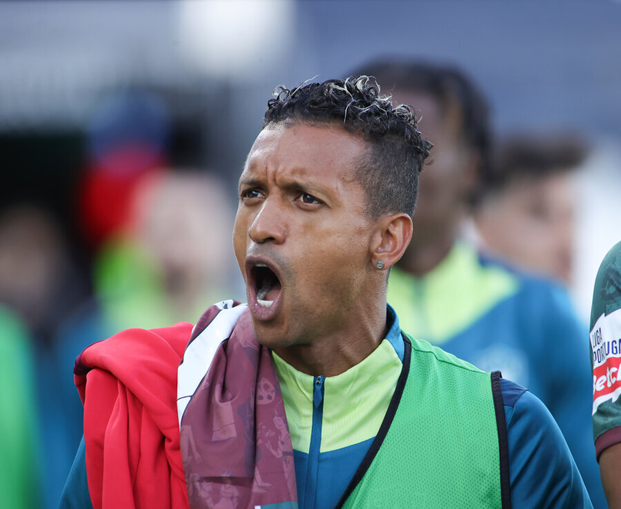 Nani announced the end of his career.