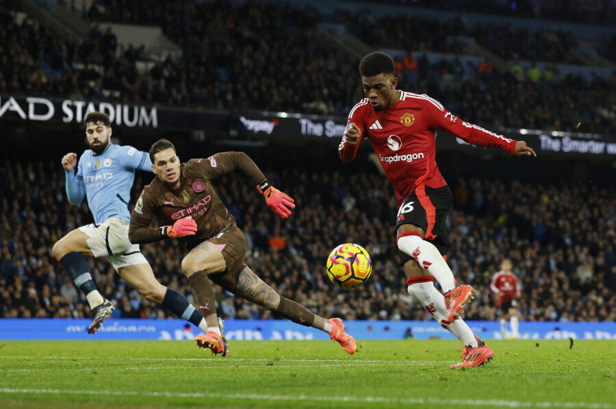 A. Diallo's show at the end determined 'Man Utd's' victory in the city derby.