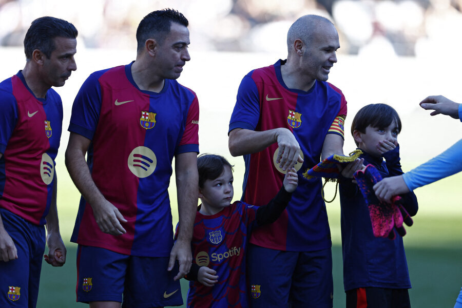 Xavi and Iniesta Played Together Again