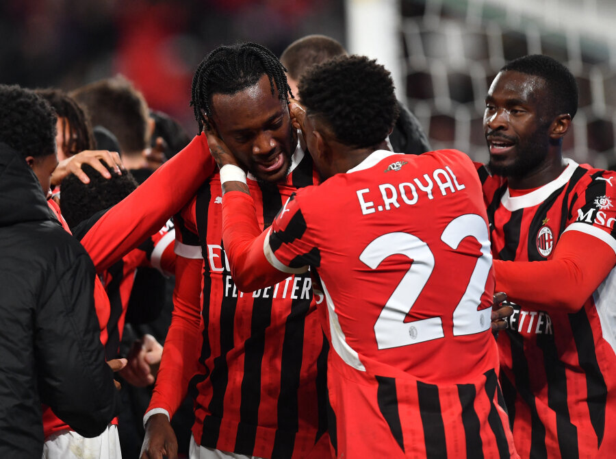 R. Leao-led AC Milan team bounces back against Como