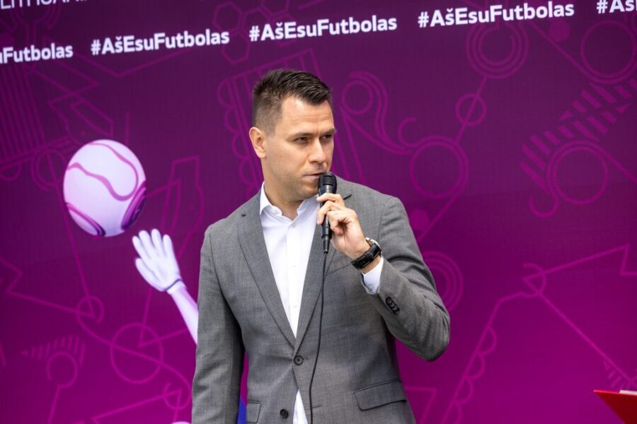 E. Stankevičius: only UEFA and FIFA funds support the thread of life in football in Lithuania.