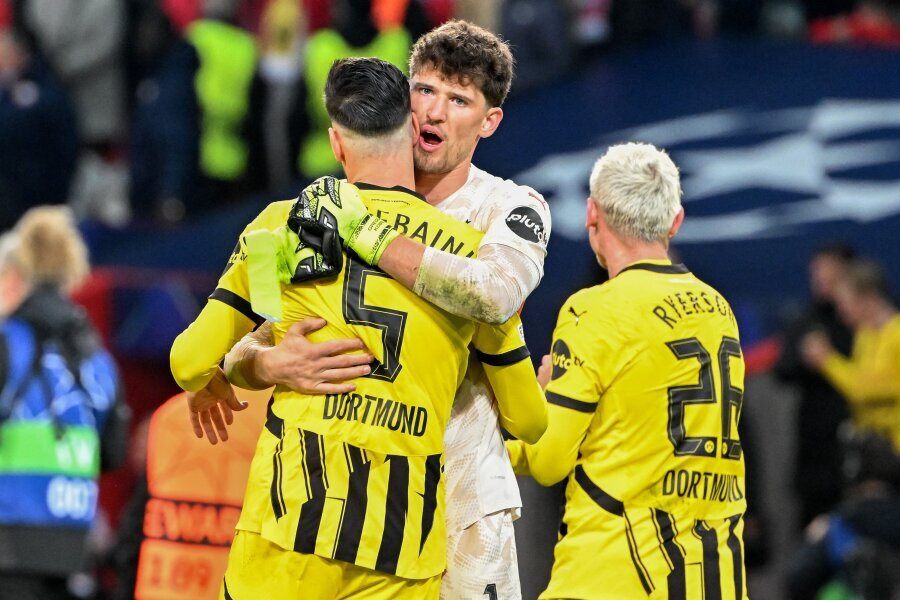 Borussia advances to the Champions League quarter-finals after a dramatic battle.