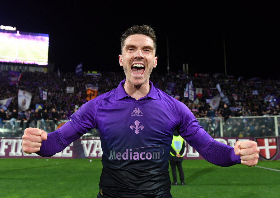 Fiorentina crushed Juventus in front of their own supporters.