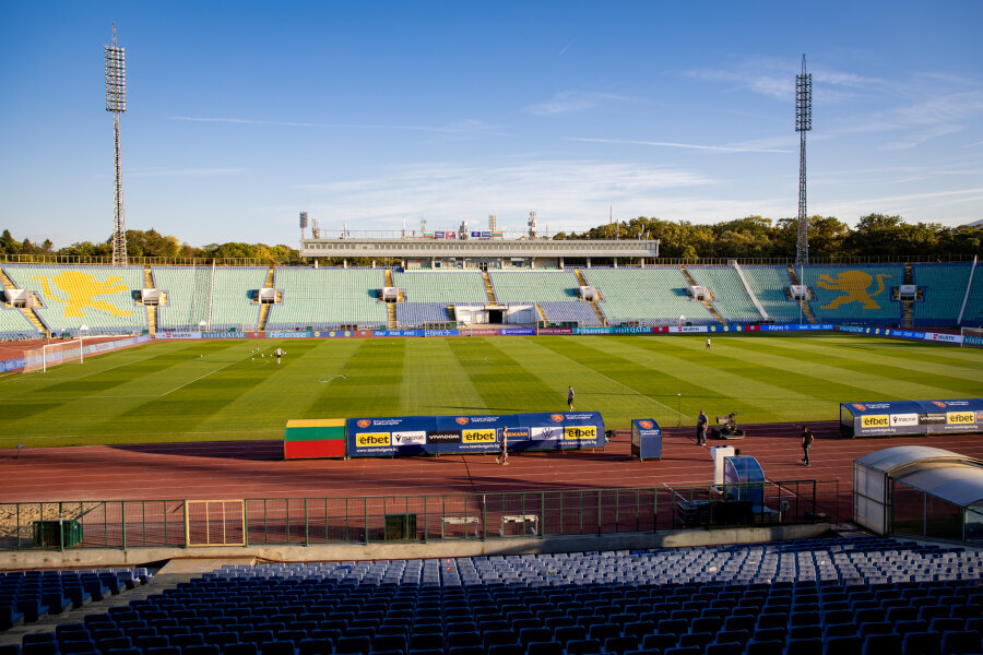 Curiosity in Bulgaria: a moment of silence honors a living football player